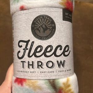 NWT Burch Trail Christmas Fleece Throw